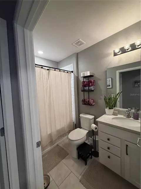 Bath - 9126 Royal River Cir, Parrish, FL 34219 photo 2 of 5