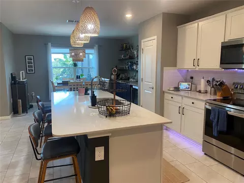 Kitchen - 9126 Royal River Cir, Parrish, FL 34219 photo 3 of 5
