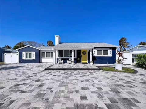 220 40th Ave, Saint Pete Beach, FL 33706