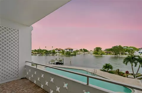 1365 N Snell Isle Blvd NE #2E, Saint Petersburg, FL 33704