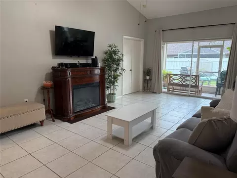 Living - 908 45th St E, Bradenton, FL 34208 photo 3 of 3