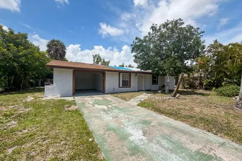 1515 Maple Dr, Fort Myers, FL 33907