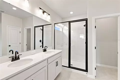 Bath - 5600 Coopers Hawk Ct, Saint Cloud, FL 34772 photo 3 of 5