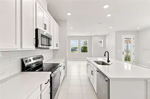 Kitchen - 5600 Coopers Hawk Ct, Saint Cloud, FL 34772 photo 2 of 5