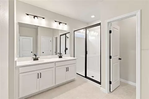 Bath - 5600 Coopers Hawk Ct, Saint Cloud, FL 34772 photo 2 of 5