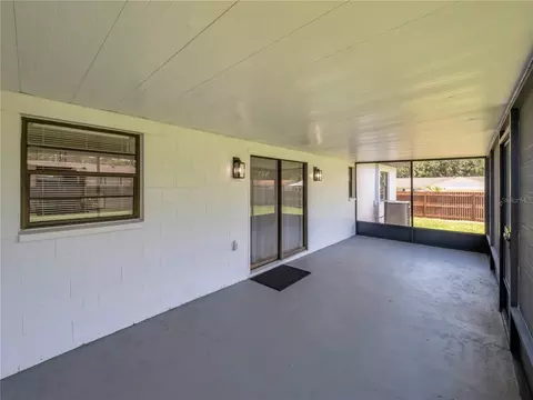 Exterior - 5213 Colfax Pl, Seffner, FL 33584 photo 4 of 7