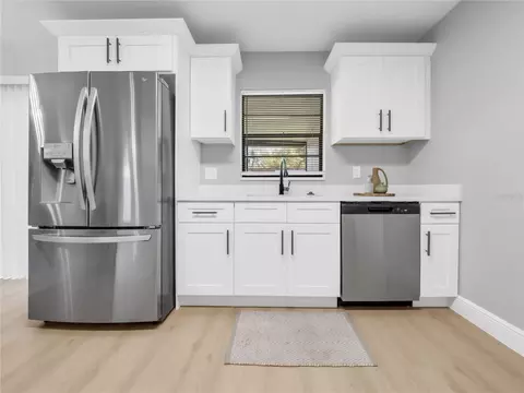 Kitchen - 5213 Colfax Pl, Seffner, FL 33584 photo 2 of 4