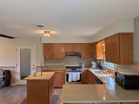 Kitchen - 2720 SE 8th Ave, Ocala, FL 34471 photo 2 of 3