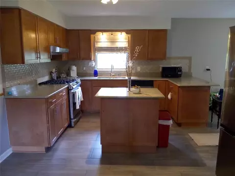 Kitchen - 2720 SE 8th Ave, Ocala, FL 34471 photo 3 of 3