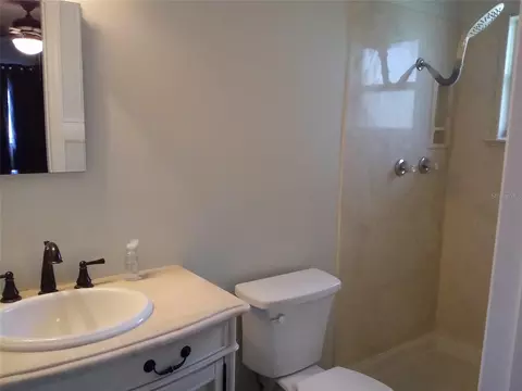 Bath - 2720 SE 8th Ave, Ocala, FL 34471 photo 1 of 2