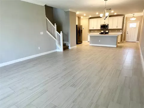 Living - 5309 Kelper Hook Ct, Wimauma, FL 33598 photo 2 of 4