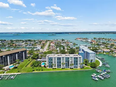 644 Island Way #405, Clearwater, FL 33767