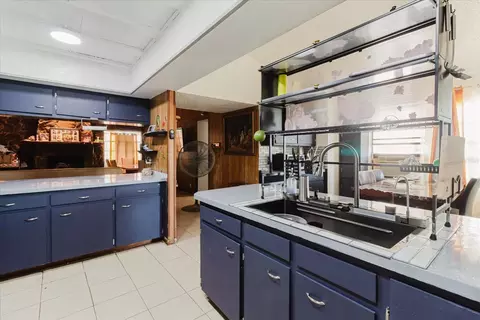 Kitchen - 11109 Sumner Rd, Wimauma, FL 33598 photo 9 of 11