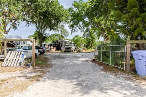 Exterior - 11109 Sumner Rd, Wimauma, FL 33598 photo 3 of 21