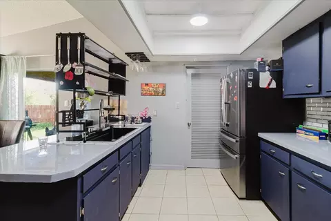 Kitchen - 11109 Sumner Rd, Wimauma, FL 33598 photo 6 of 11