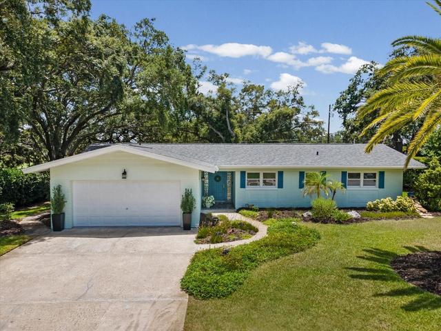 2285 Watrous Dr, Dunedin, FL 34698