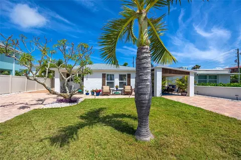 136 143rd Ave E, Madeira Beach, FL 33708
