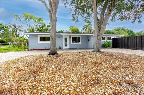 4095 Locust St NE, Saint Petersburg, FL 33703
