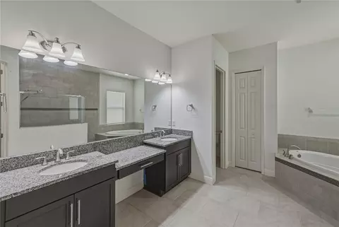 Bath - 5904 Shell Ridge Dr, Lithia, FL 33547 photo 5 of 15