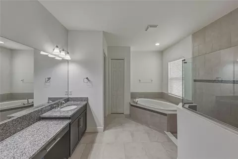 Bath - 5904 Shell Ridge Dr, Lithia, FL 33547 photo 4 of 15