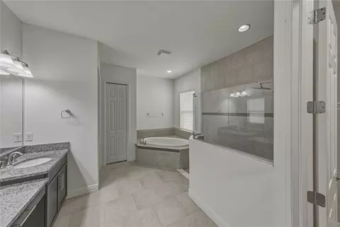 Bath - 5904 Shell Ridge Dr, Lithia, FL 33547 photo 3 of 15