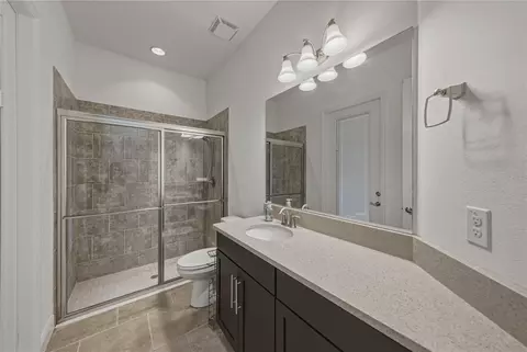 Bath - 5904 Shell Ridge Dr, Lithia, FL 33547 photo 13 of 15