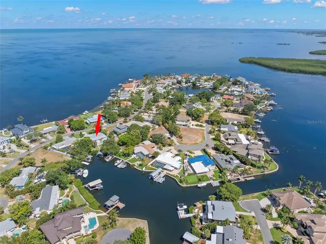 121 Carlyle Dr, Palm Harbor, FL 34683