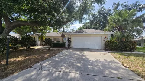 5697 Country Lakes Dr, Sarasota, FL 34243
