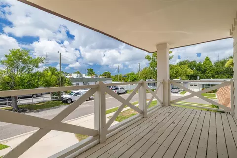 Exterior - 802 Mindy Ct #802, Largo, FL 33771 photo 6 of 8