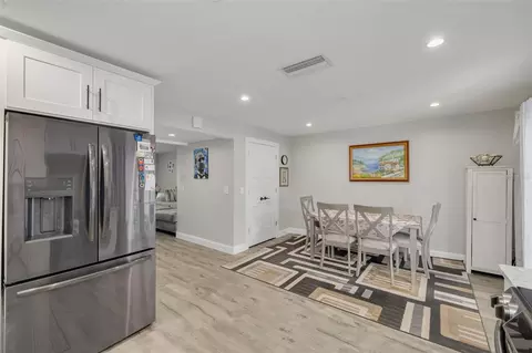 Dining - 802 Mindy Ct #802, Largo, FL 33771 photo 1 of 2