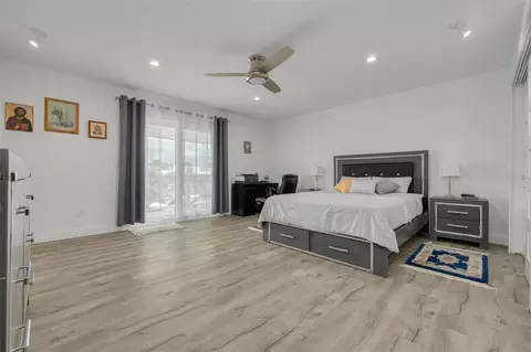 Bedroom - 802 Mindy Ct #802, Largo, FL 33771 photo 4 of 6