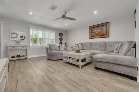 Living - 802 Mindy Ct #802, Largo, FL 33771 photo 1 of 1