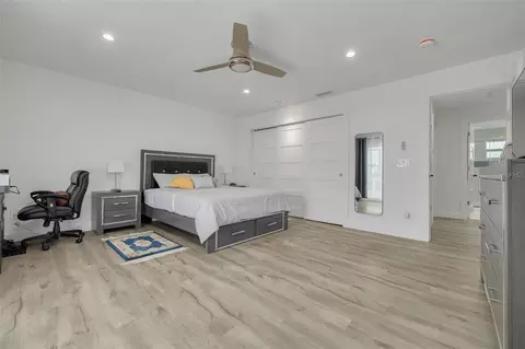 Bedroom - 802 Mindy Ct #802, Largo, FL 33771 photo 5 of 6
