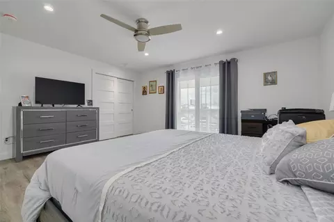 Bedroom - 802 Mindy Ct #802, Largo, FL 33771 photo 6 of 6