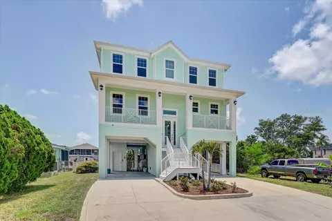 Exterior - 4389 5th Isle Dr, Hernando Beach, FL 34607 photo 4 of 12