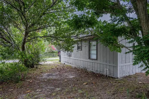 Exterior - 5 North St, Frostproof, FL 33843 photo 3 of 5