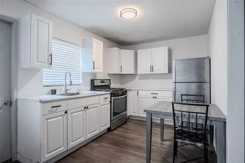 Kitchen - 5 North St, Frostproof, FL 33843 photo 1 of 2