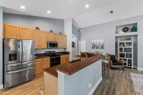 Kitchen - 11129 Bridgecreek Dr, Riverview, FL 33569 photo 6 of 7