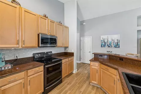 Kitchen - 11129 Bridgecreek Dr, Riverview, FL 33569 photo 4 of 7