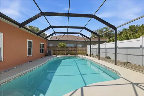 Exterior - 704 Parsons Pointe St, Seffner, FL 33584 photo 7 of 9
