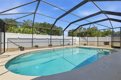 Exterior - 704 Parsons Pointe St, Seffner, FL 33584 photo 6 of 9