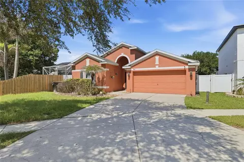 Exterior - 704 Parsons Pointe St, Seffner, FL 33584 photo 4 of 9