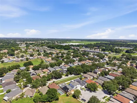 View/Area - 704 Parsons Pointe St, Seffner, FL 33584 photo 3 of 4
