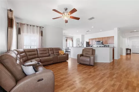 Living - 704 Parsons Pointe St, Seffner, FL 33584 photo 2 of 5