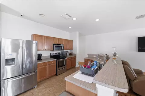 Kitchen - 704 Parsons Pointe St, Seffner, FL 33584 photo 3 of 3