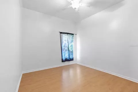 Bedroom - 704 Parsons Pointe St, Seffner, FL 33584 photo 1 of 3