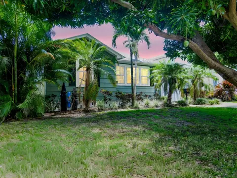 182 29th Ave N, Saint Petersburg, FL 33704