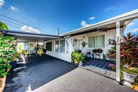 4187 72nd St N #32, Saint Petersburg, FL 33709