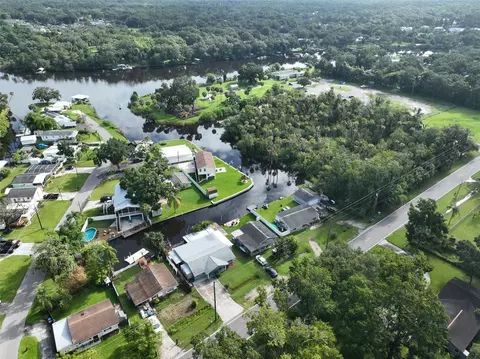 View/Area - 10922 Park Dr, Riverview, FL 33569 photo 2 of 11
