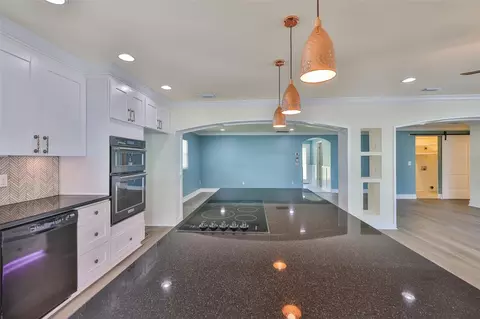 Kitchen - 10922 Park Dr, Riverview, FL 33569 photo 4 of 7